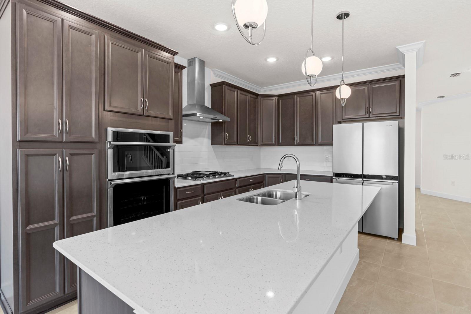 933 SIGNET DR, APOLLO BEACH, FL, 33572