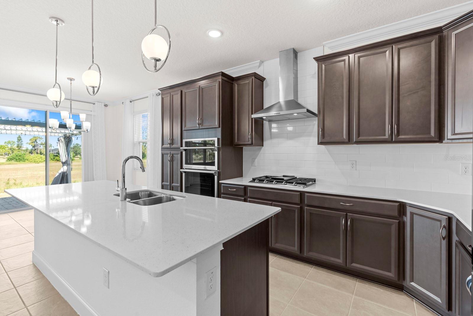 933 SIGNET DR, APOLLO BEACH, FL, 33572