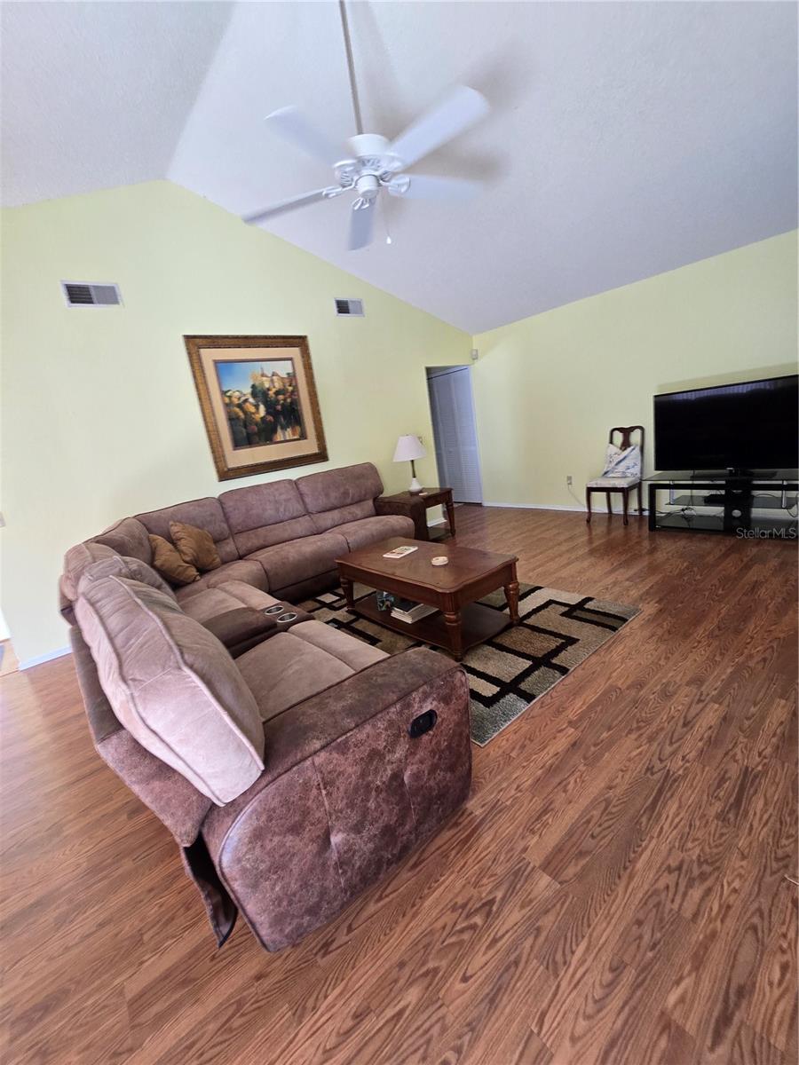 10825 VENICE CIR, TAMPA, FL, 33635