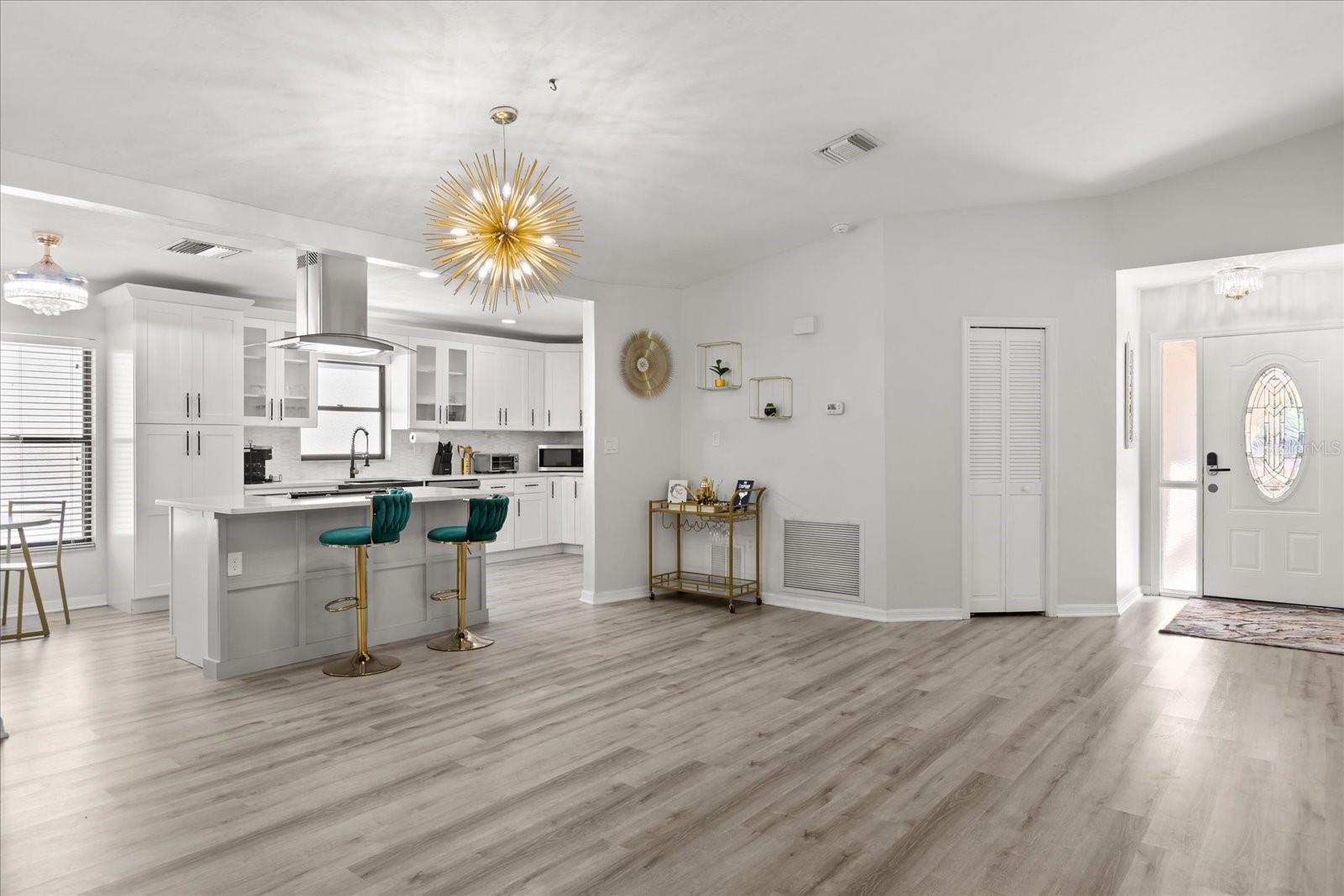 7 FOREST LN, EUSTIS, FL, 32726
