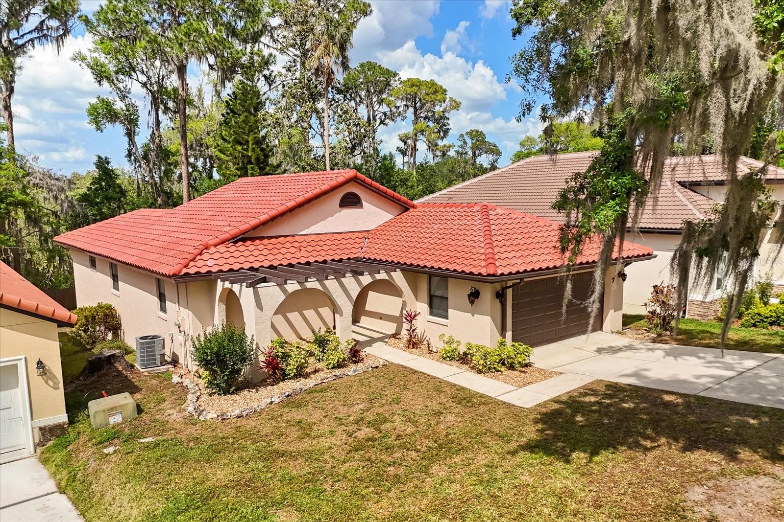 7 FOREST LN, EUSTIS, FL, 32726