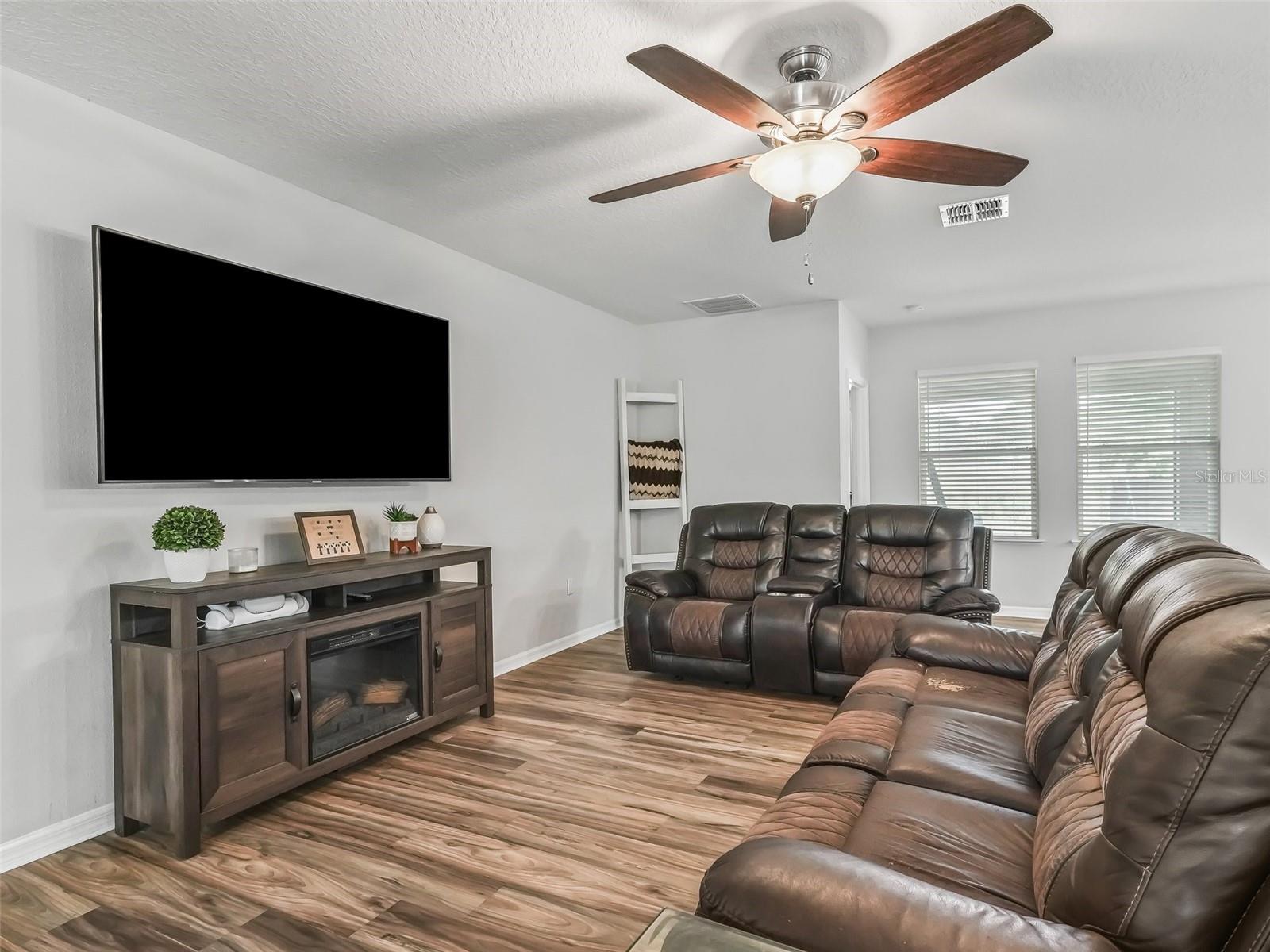 1936 BELL CREEK LOOP, FRUITLAND PARK, FL, 34731