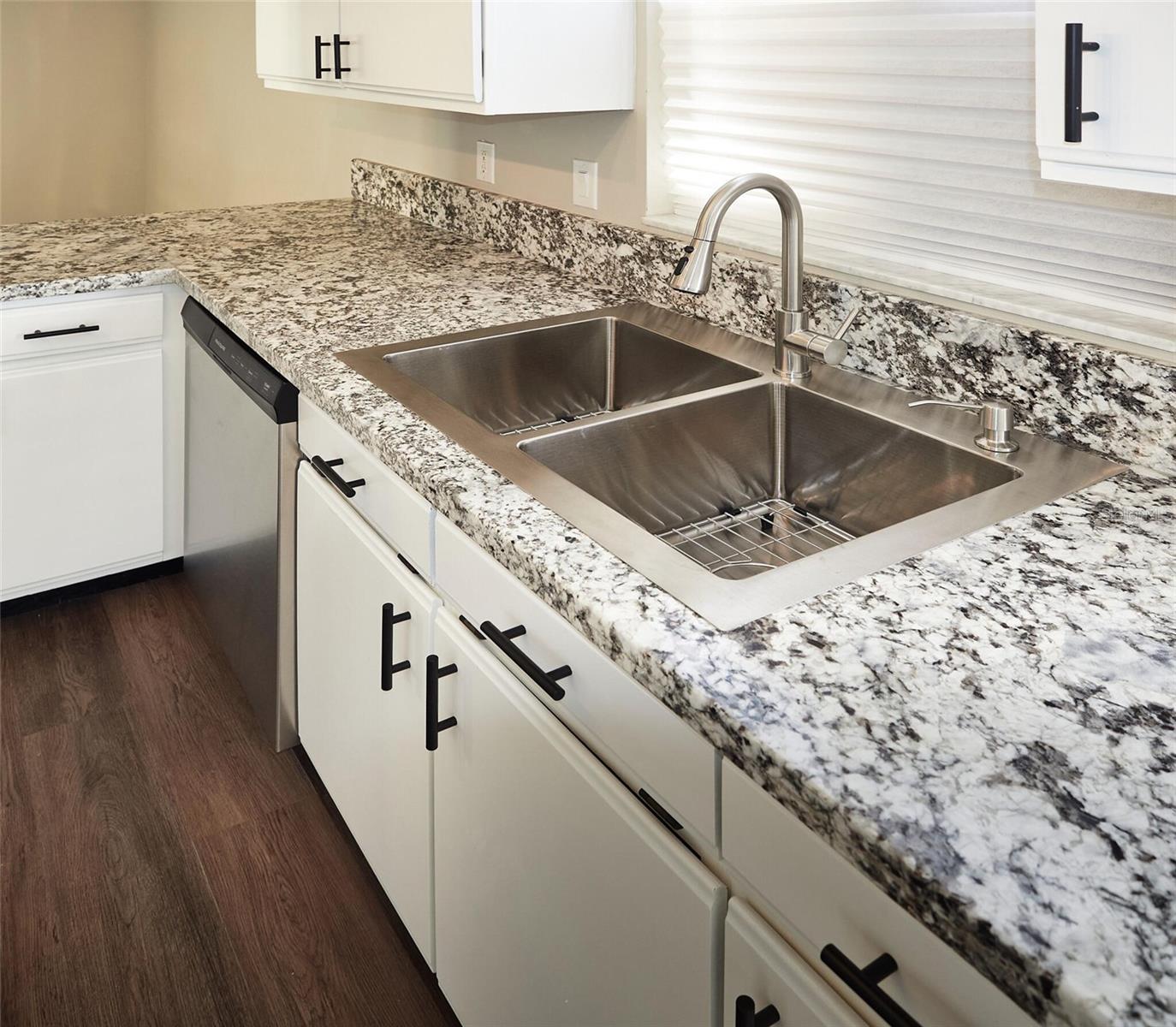 1610 SPINNING WHEEL DR, LUTZ, FL, 33559