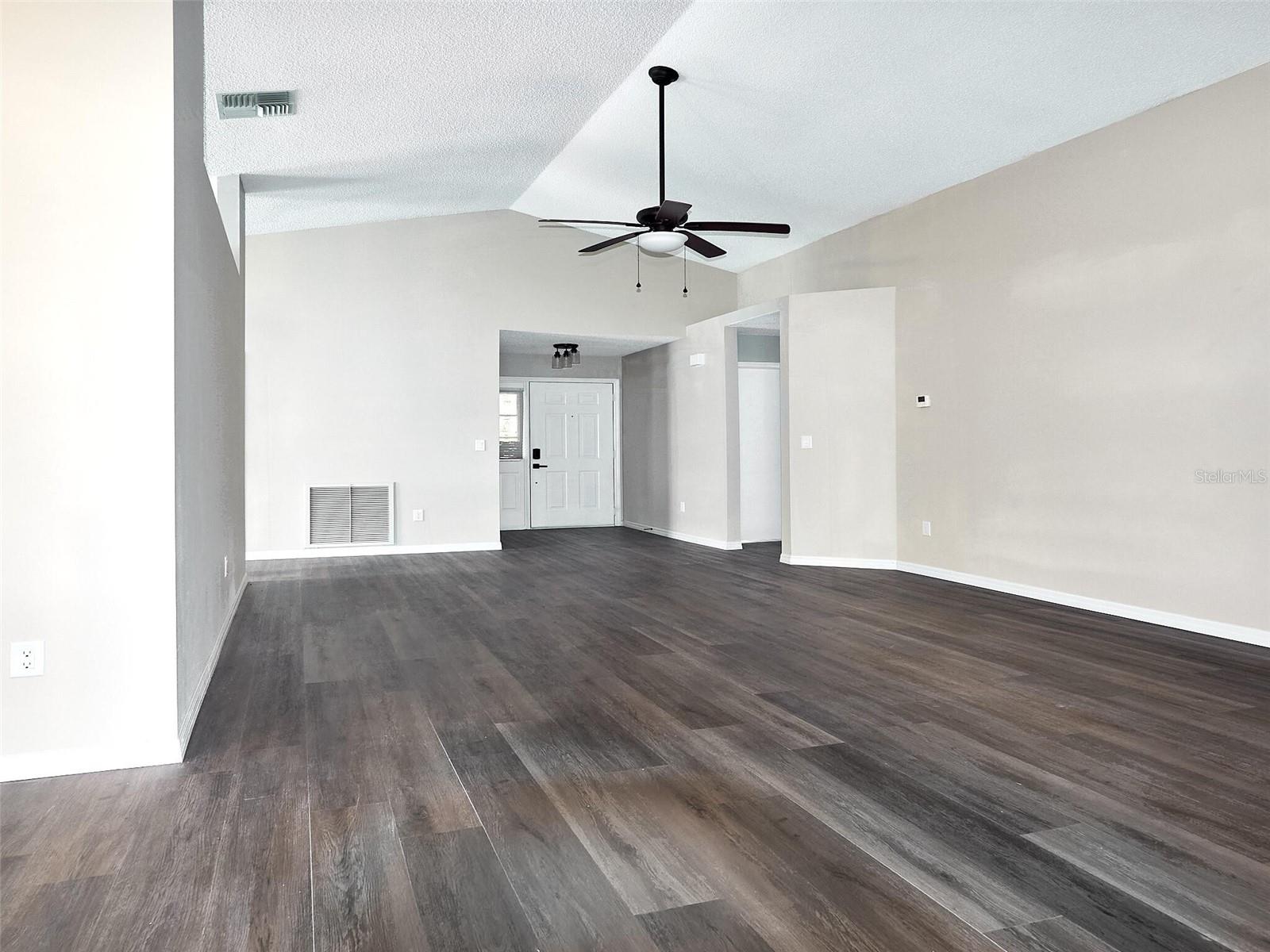 1610 SPINNING WHEEL DR, LUTZ, FL, 33559