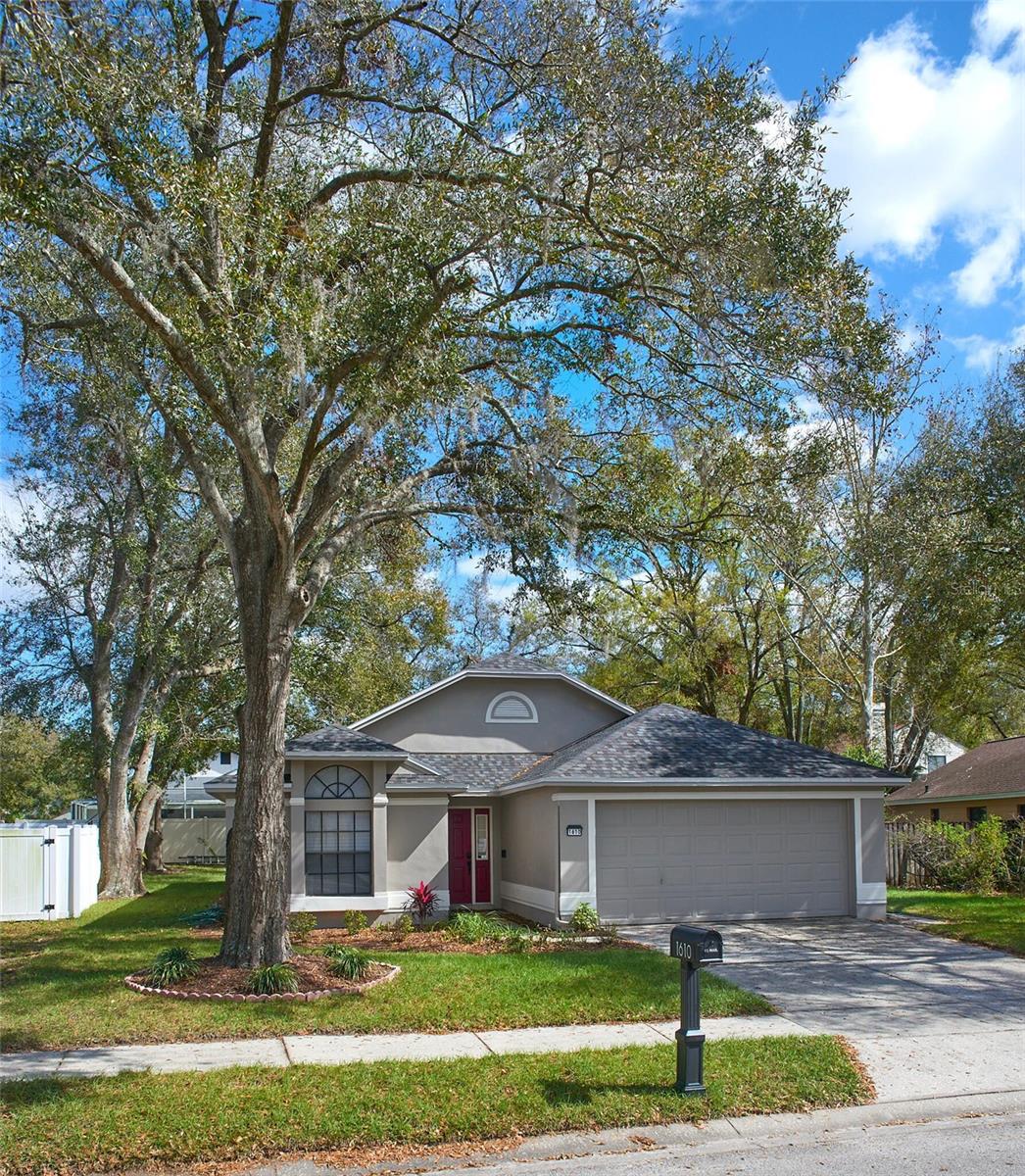 1610 SPINNING WHEEL DR, LUTZ, FL, 33559