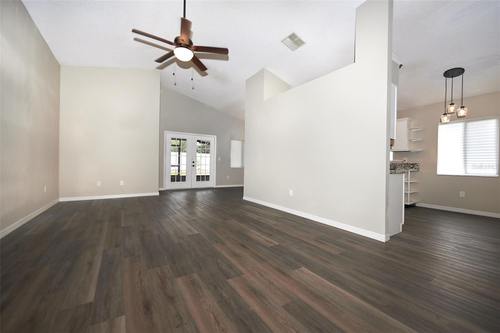 1610 SPINNING WHEEL DR, LUTZ, FL, 33559