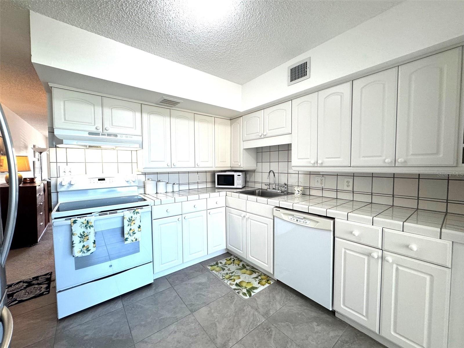 2466 ECUADORIAN WAY #42, CLEARWATER, FL, 33763
