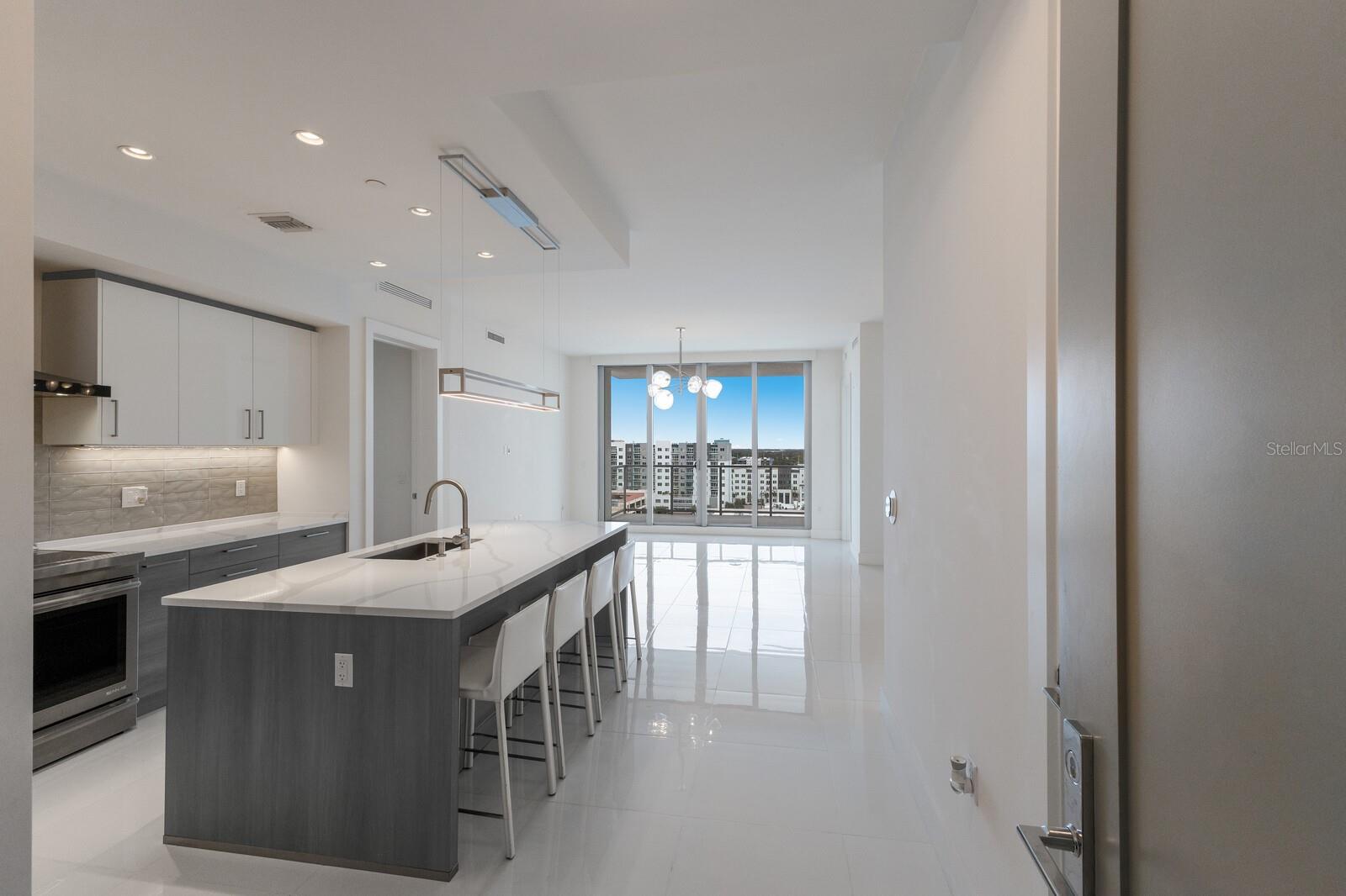 111 S PINEAPPLE AVE #1021, SARASOTA, FL, 34236