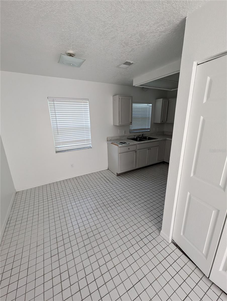 4960 DUNDEE AVE, DE LEON SPRINGS, FL, 32130