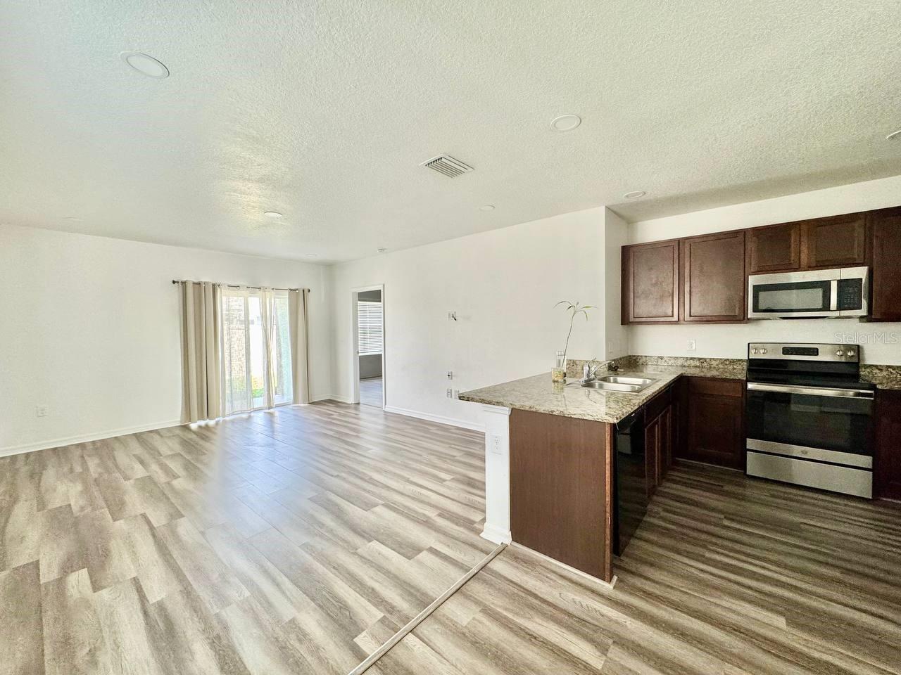 32713 BROOKS HAWK LN, WESLEY CHAPEL, FL, 33543