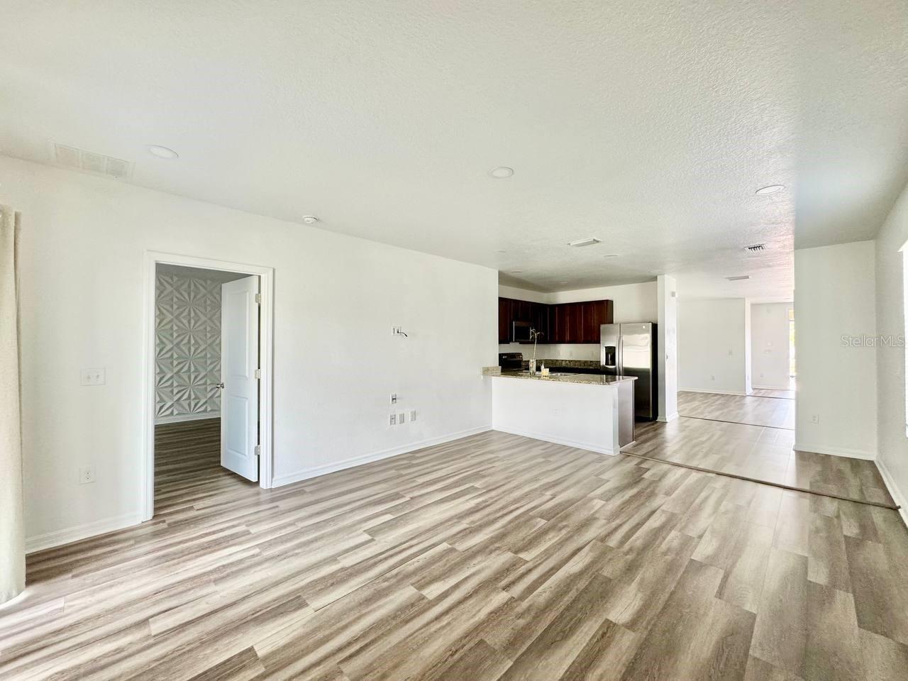 32713 BROOKS HAWK LN, WESLEY CHAPEL, FL, 33543