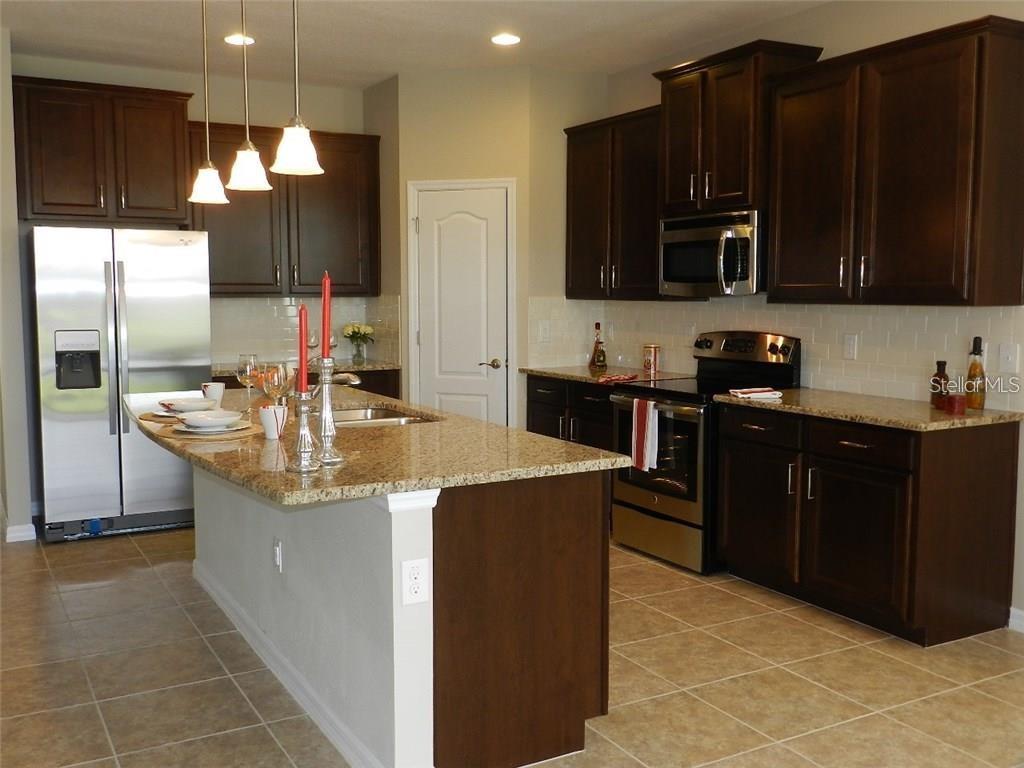 2854 ORIOLE DR, SARASOTA, FL, 34243