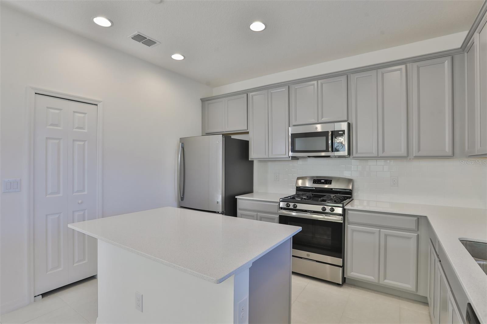 6212 CAMINO DR, APOLLO BEACH, FL, 33572