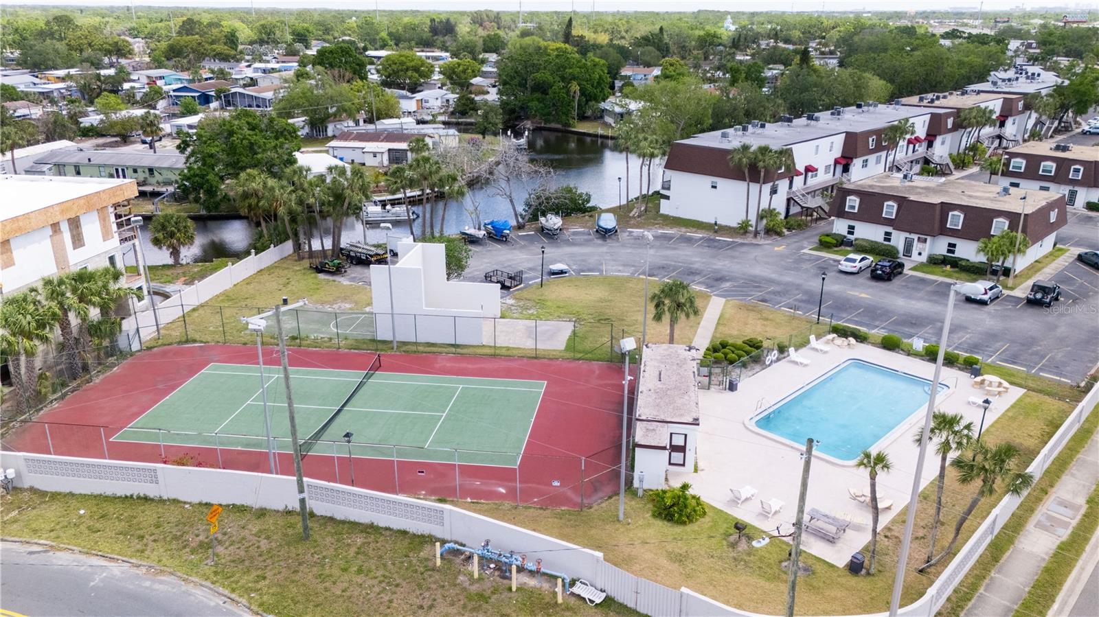 9001 TUDOR DR #H210, TAMPA, FL, 33615