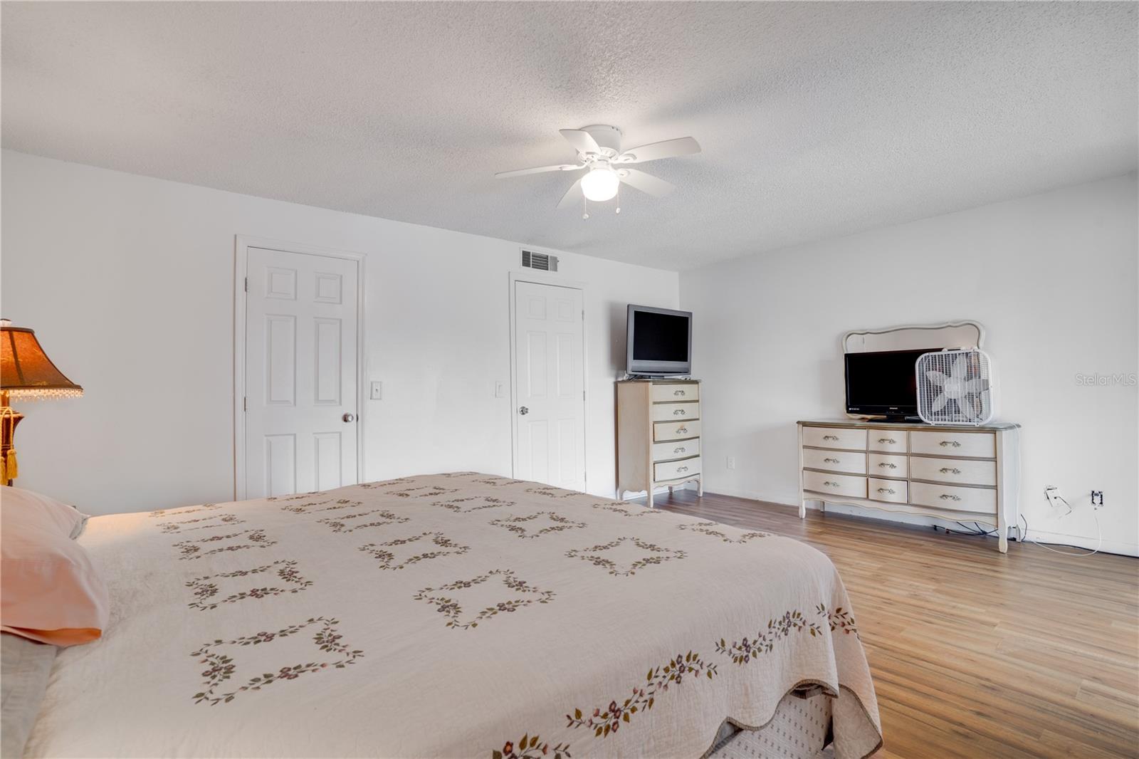 9001 TUDOR DR #H210, TAMPA, FL, 33615