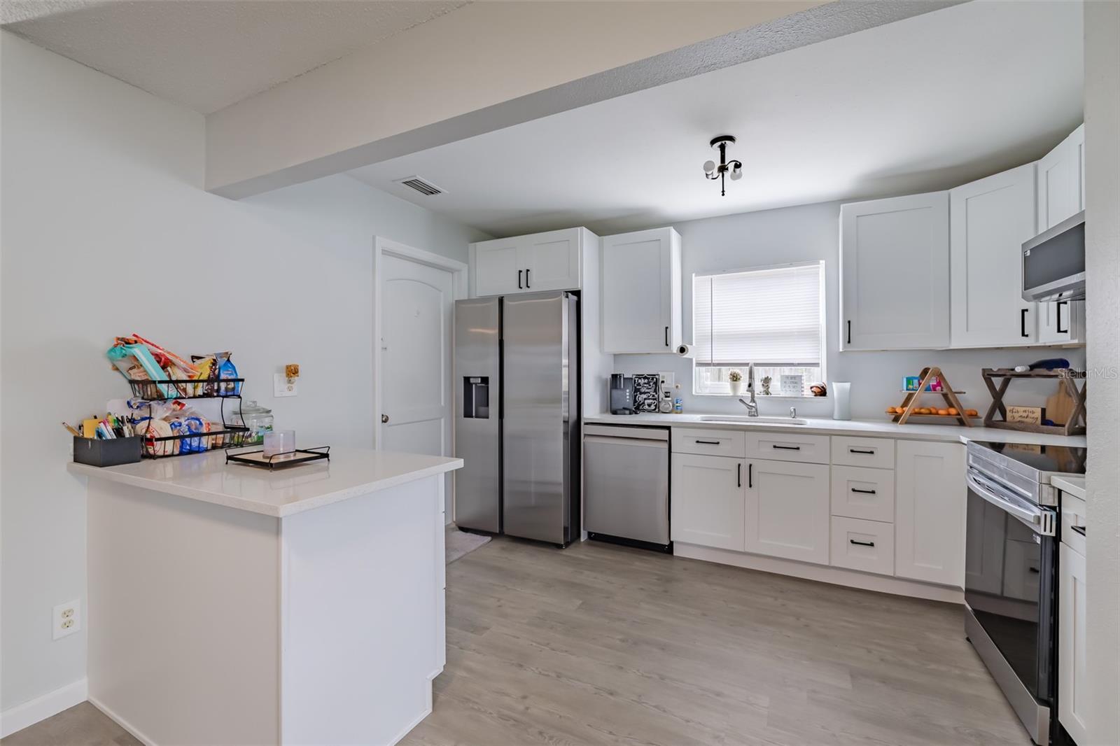 428 FLAMINGO DR, APOLLO BEACH, FL, 33572