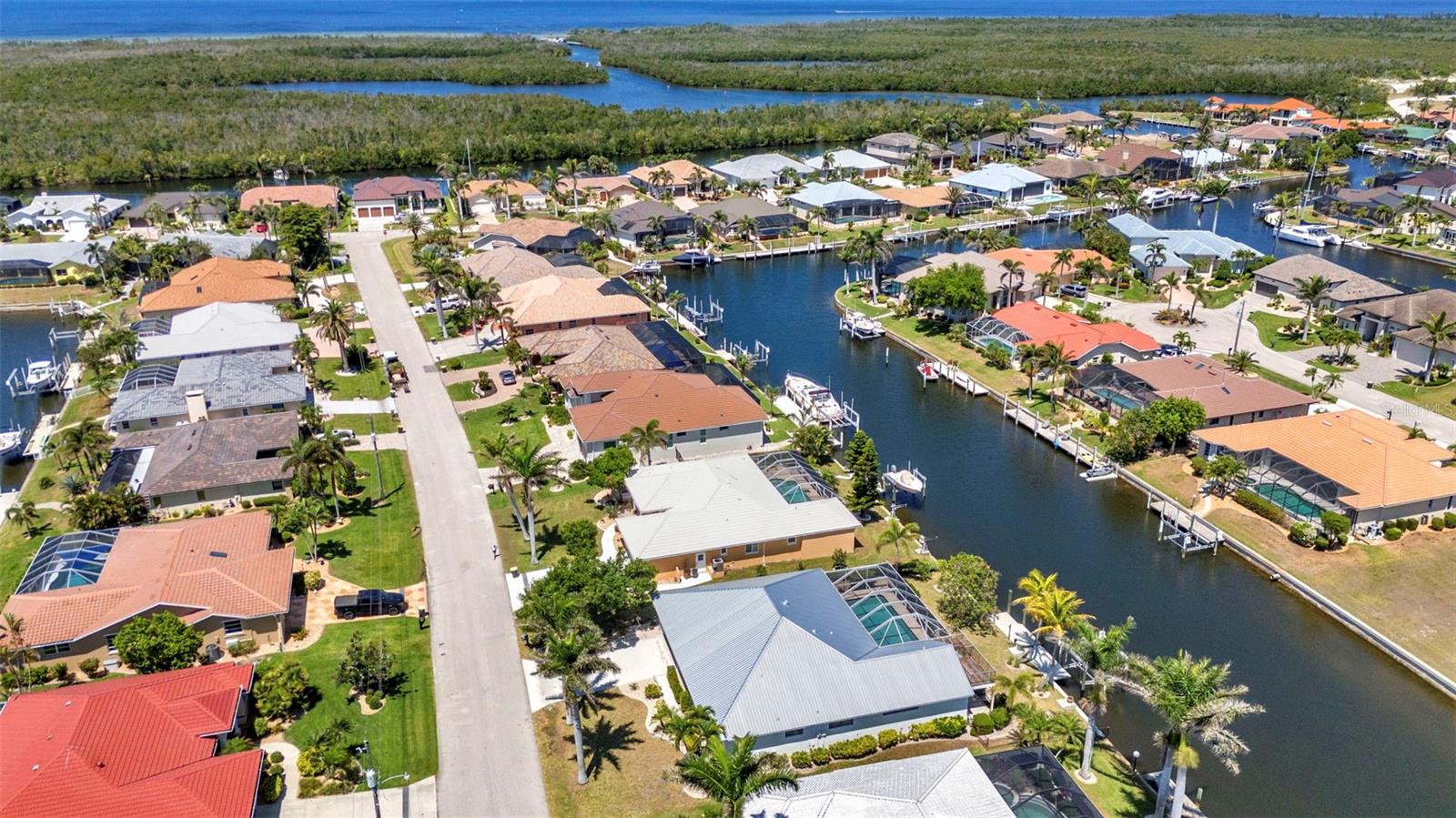 2718 SAINT THOMAS DR, PUNTA GORDA, FL, 33950