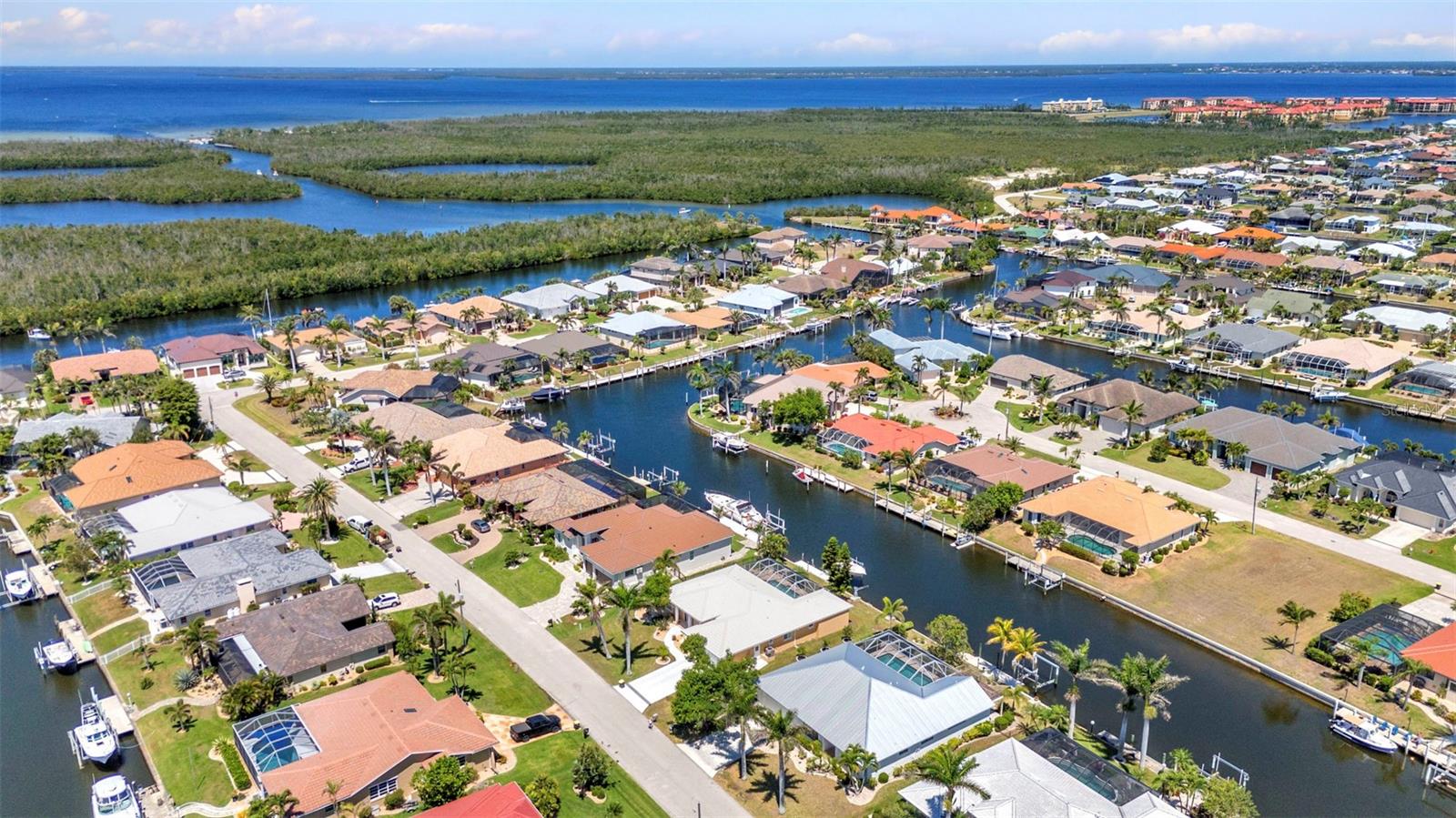 2718 SAINT THOMAS DR, PUNTA GORDA, FL, 33950