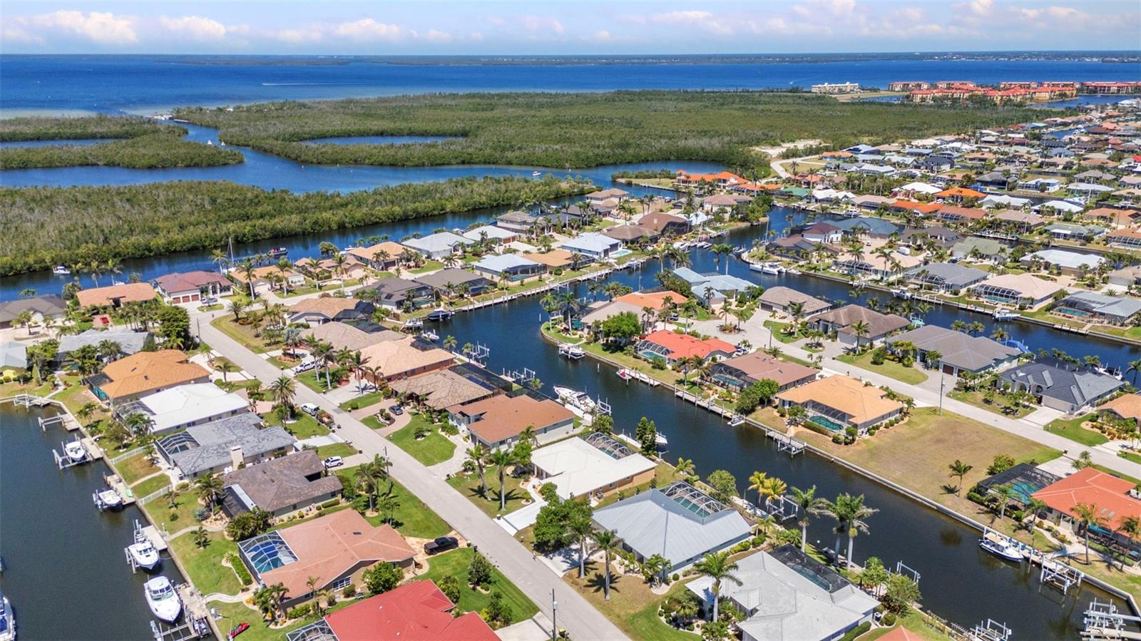 2718 SAINT THOMAS DR, PUNTA GORDA, FL, 33950