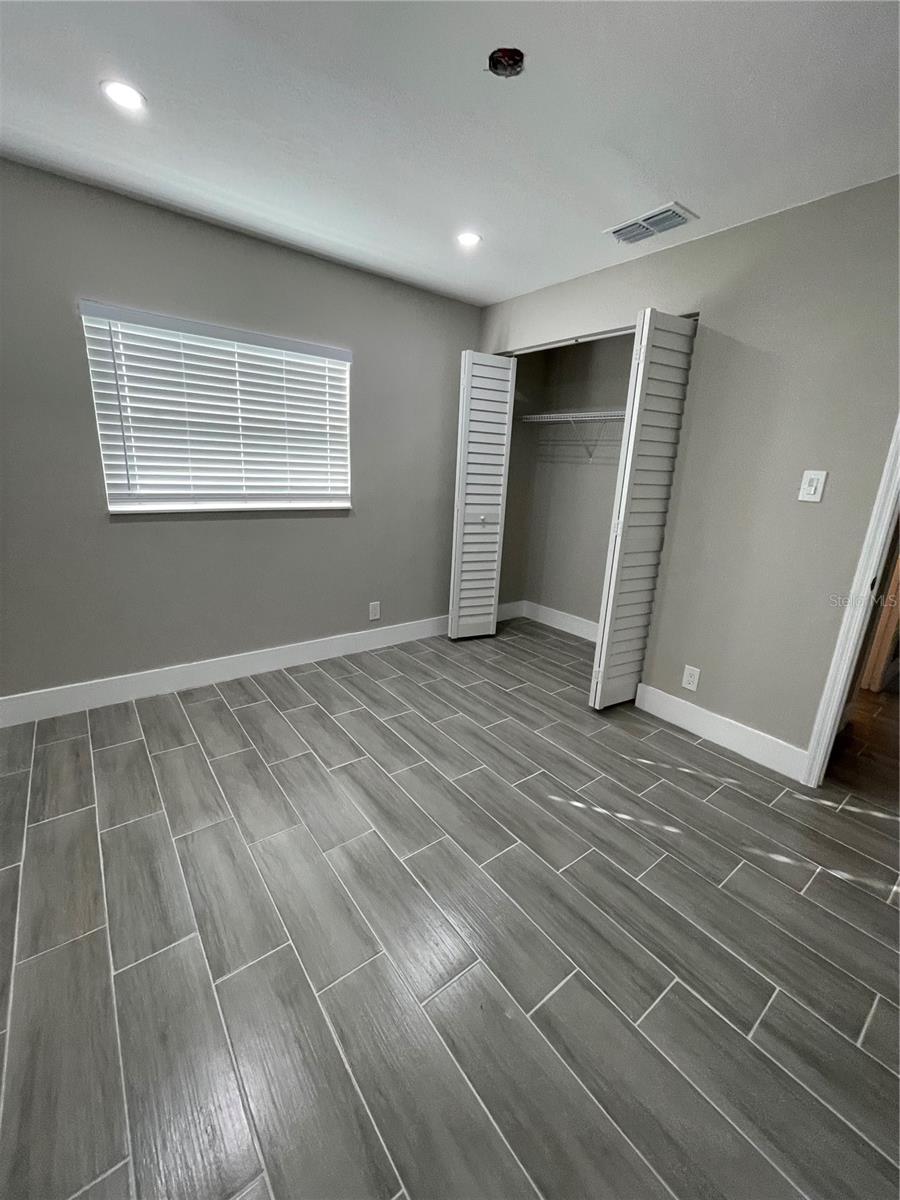 2919 E COLUMBUS DR, TAMPA, FL, 33605