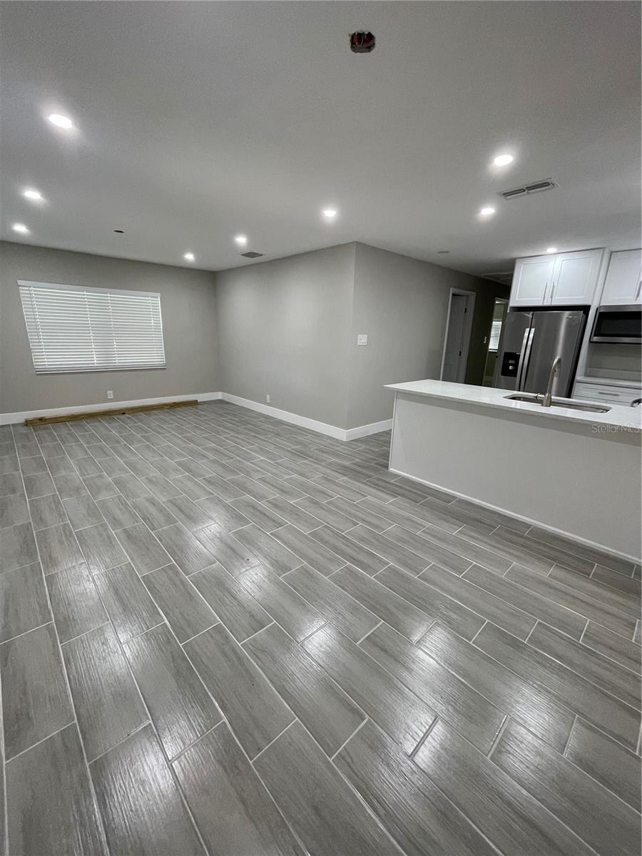 2919 E COLUMBUS DR, TAMPA, FL, 33605