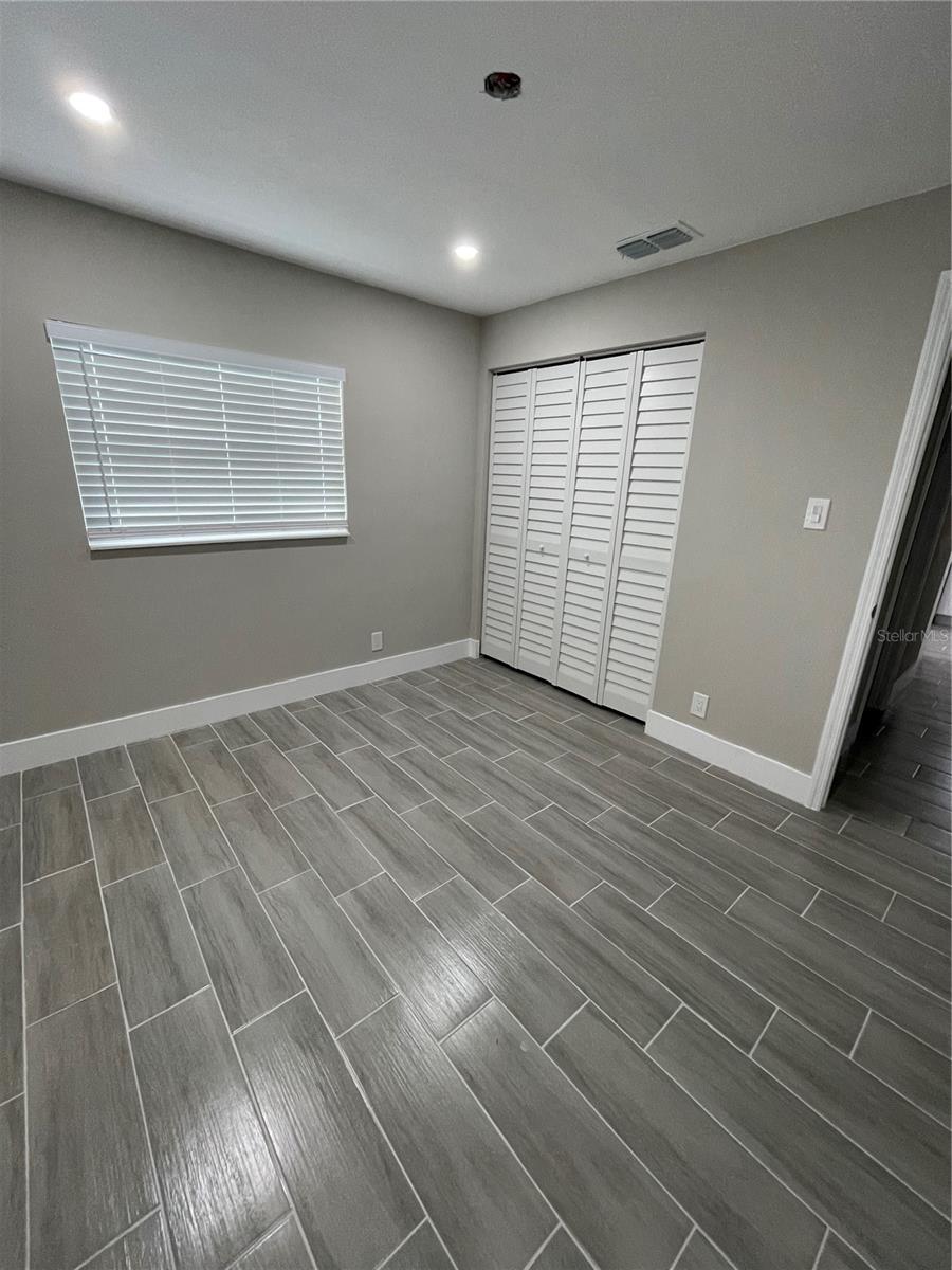 2919 E COLUMBUS DR, TAMPA, FL, 33605