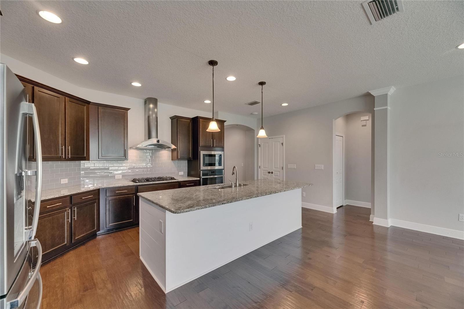 6611 CURRENT DR, APOLLO BEACH, FL, 33572