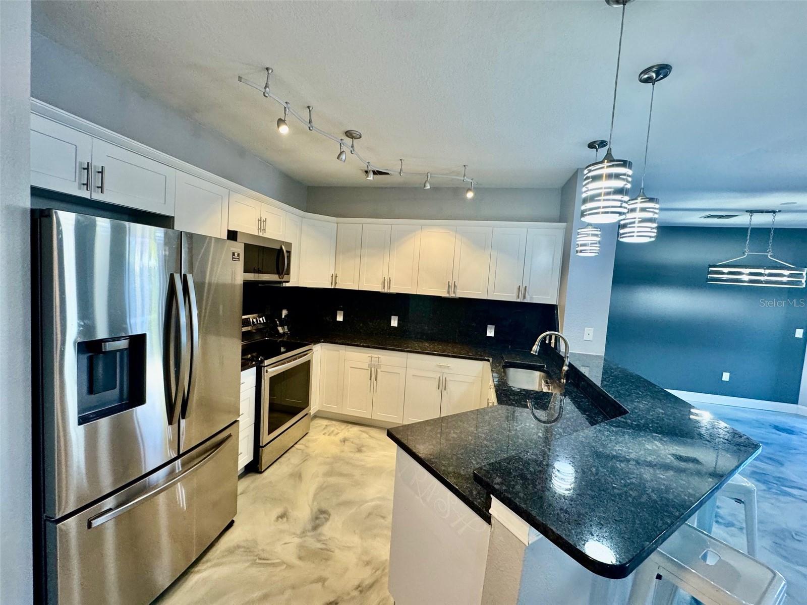 8325 38TH STREET CIR E #107, SARASOTA, FL, 34243
