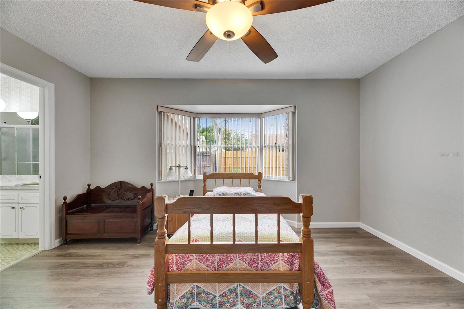 4704 TRAVERTINE DR, TAMPA, FL, 33615