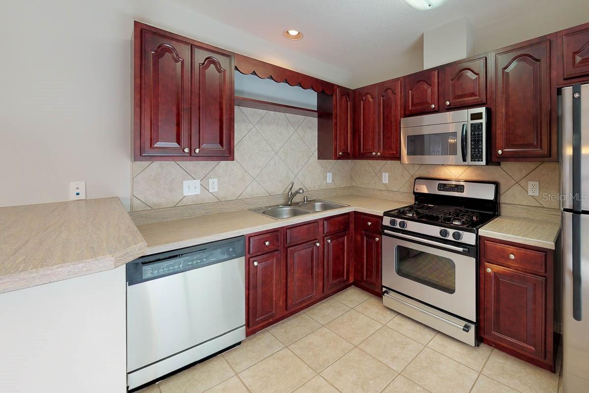 6134 SKYLARKCREST DR, LITHIA, FL, 33547