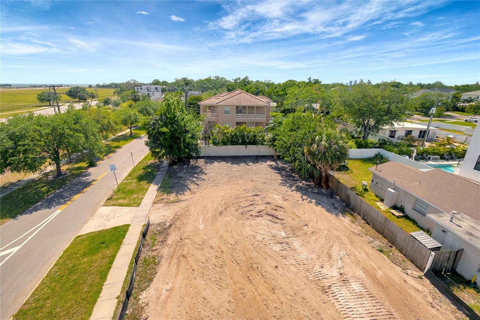 632 E DAVIS BLVD, TAMPA, FL, 33606