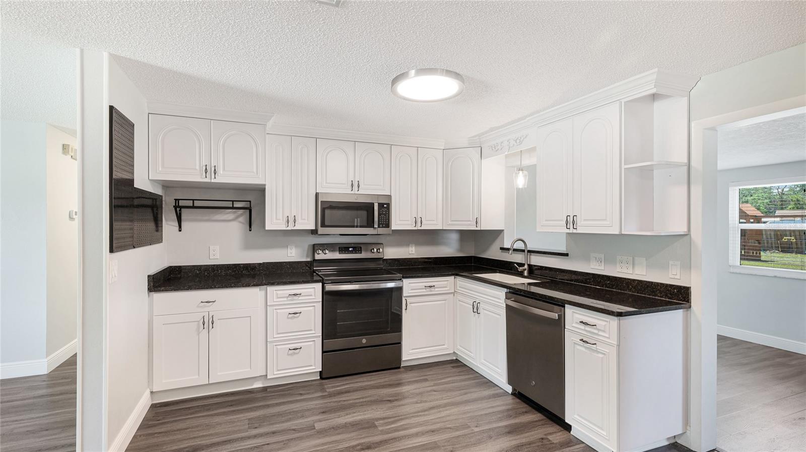 2237 LOCKWOOD MEADOWS CIR, SARASOTA, FL, 34234