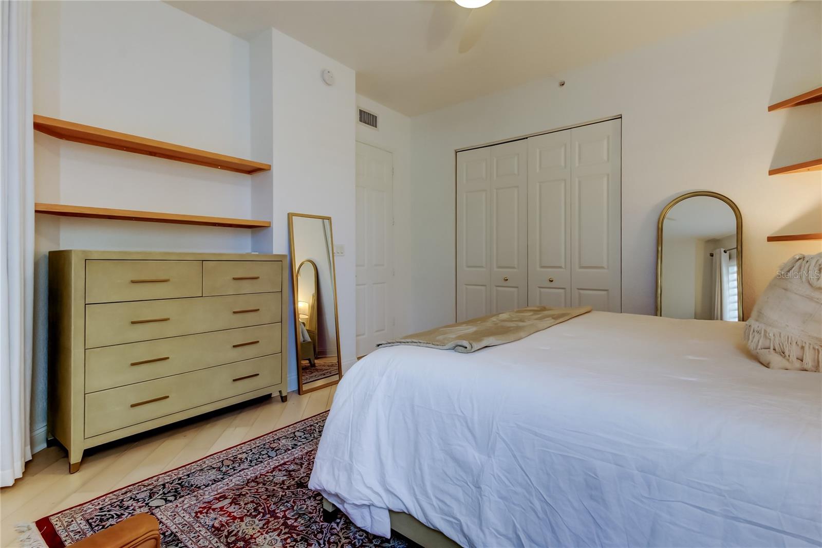 1200 GULF BLVD #101, CLEARWATER BEACH, FL, 33767
