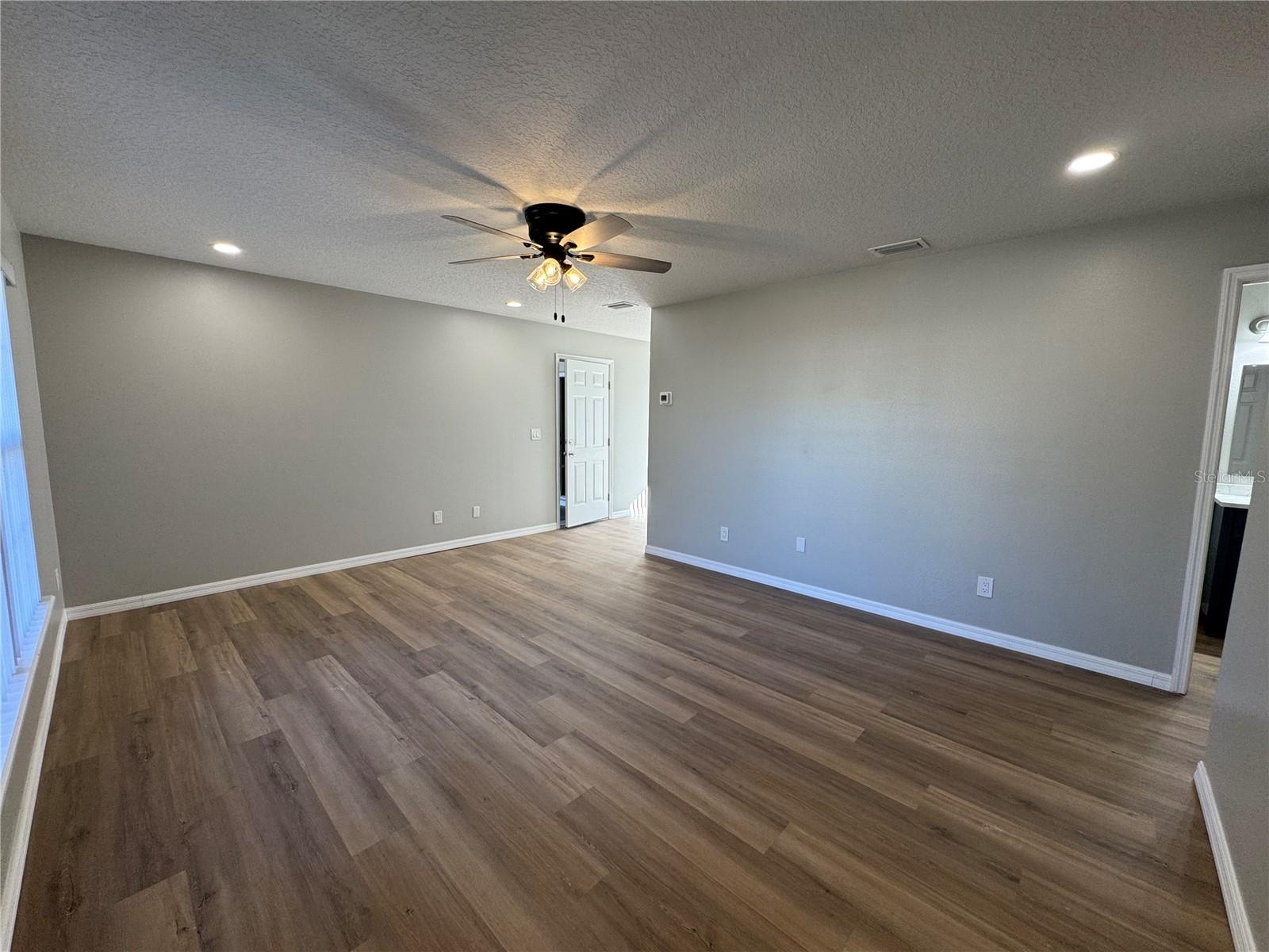 1143 W MINNEOLA AVE, CLERMONT, FL, 34711