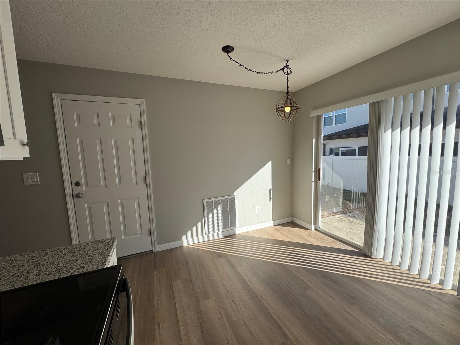 1143 W MINNEOLA AVE, CLERMONT, FL, 34711