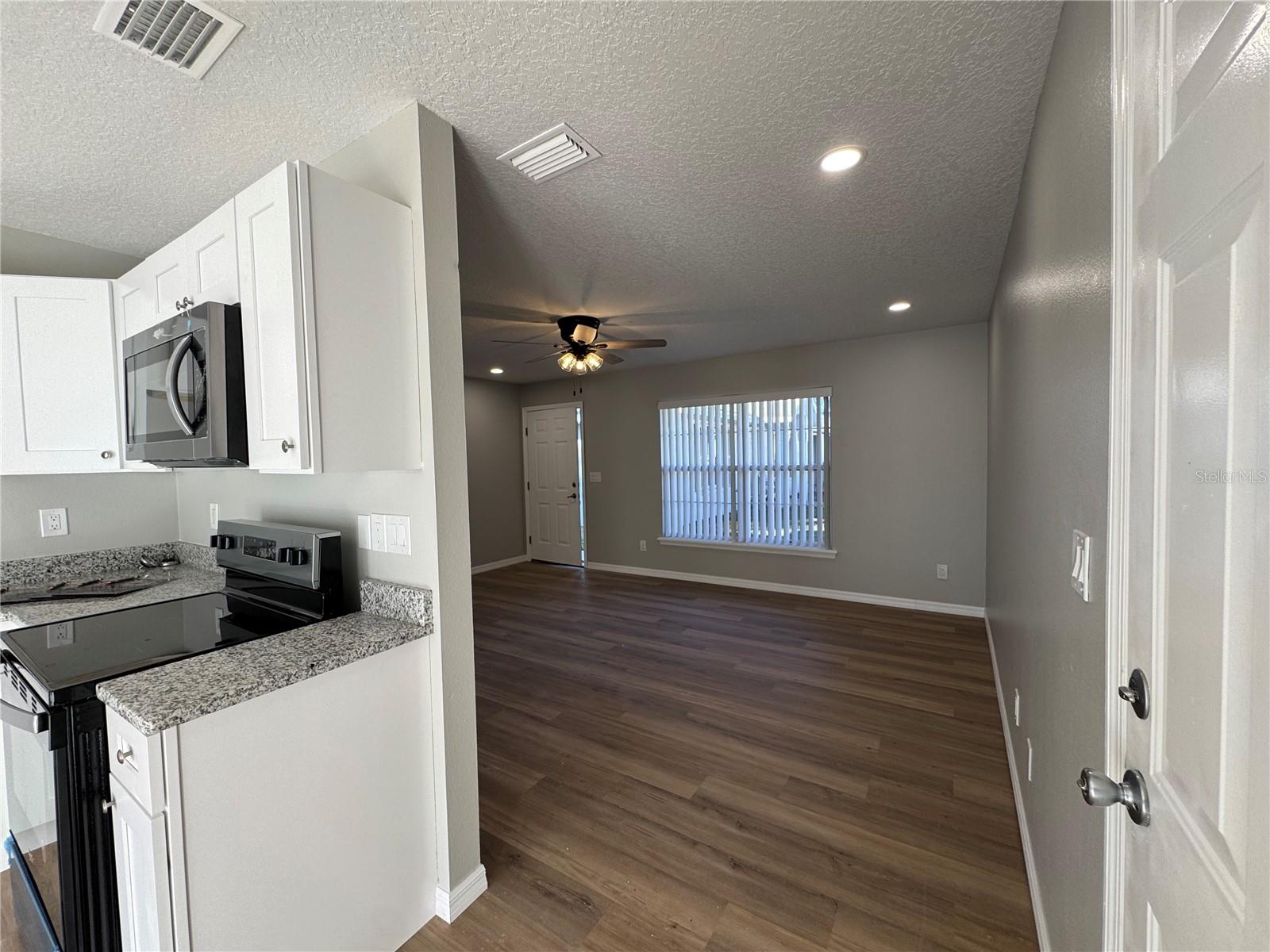 1143 W MINNEOLA AVE, CLERMONT, FL, 34711