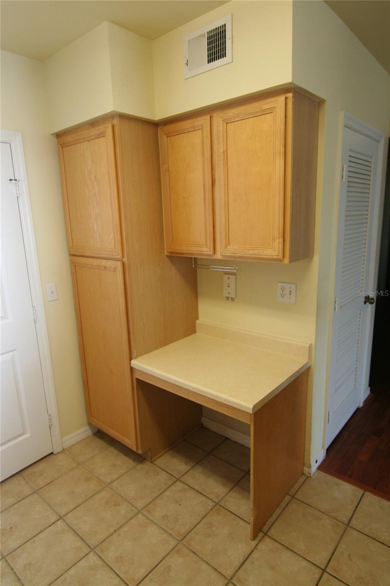 1155 VILLAGIO CIR #203, SARASOTA, FL, 34237