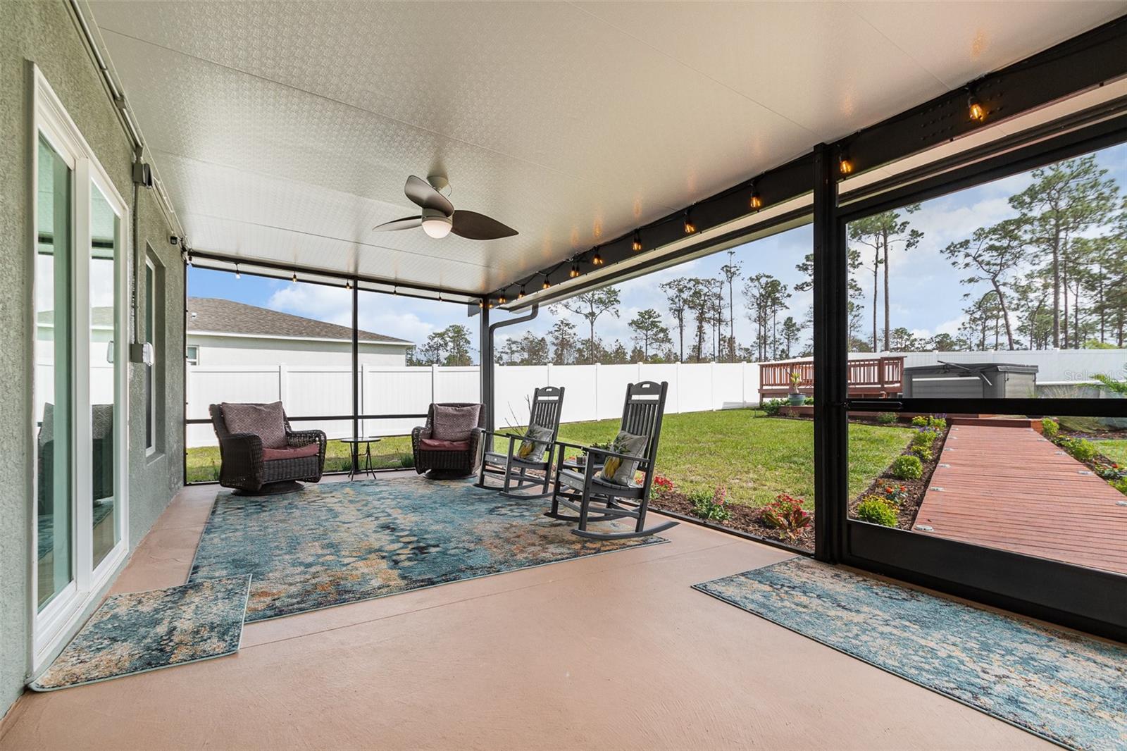 403 RIVER HILL DR, WELAKA, FL, 32193