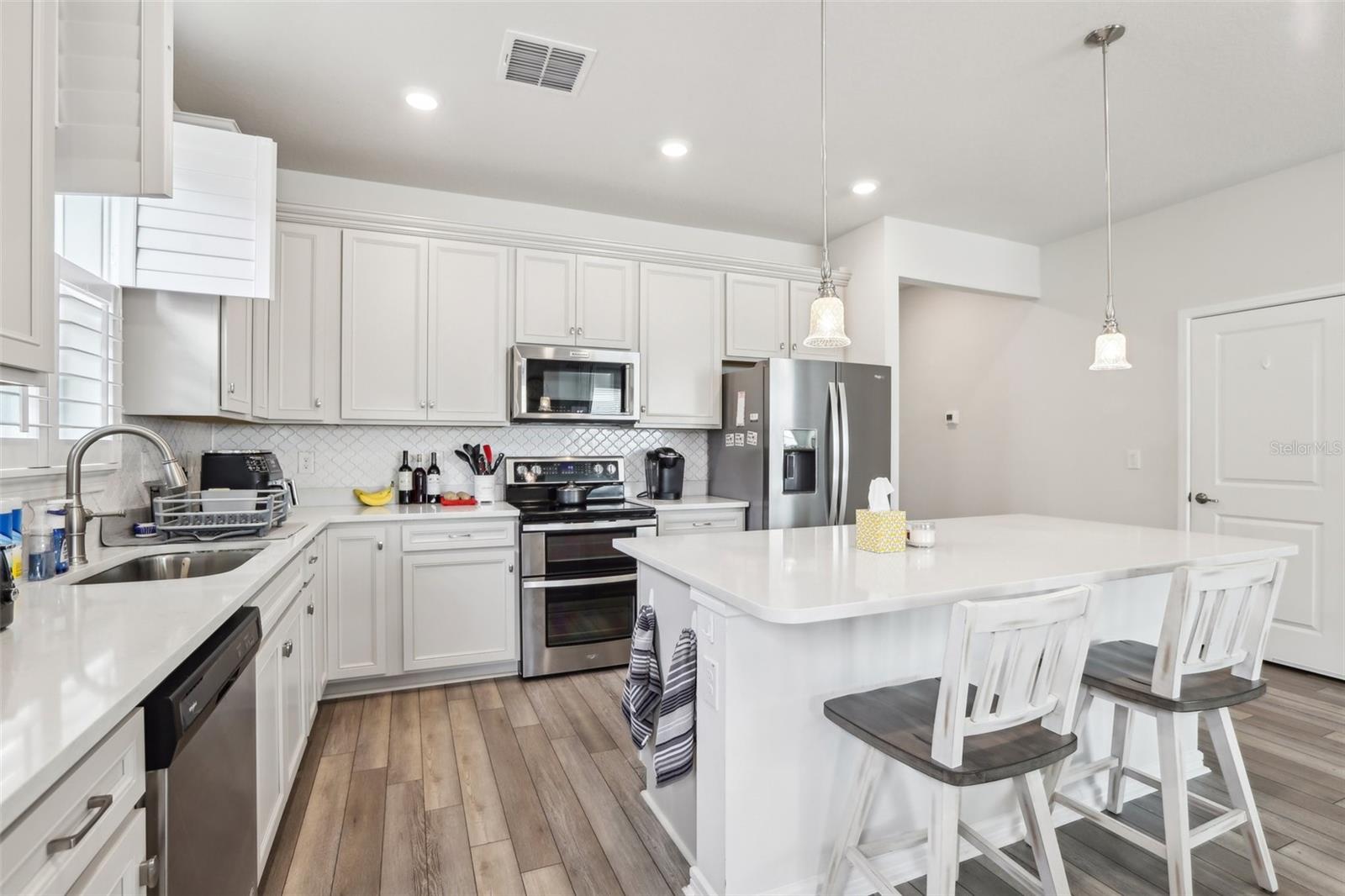 6374 BRADFORD WOODS DR, ZEPHYRHILLS, FL, 33542