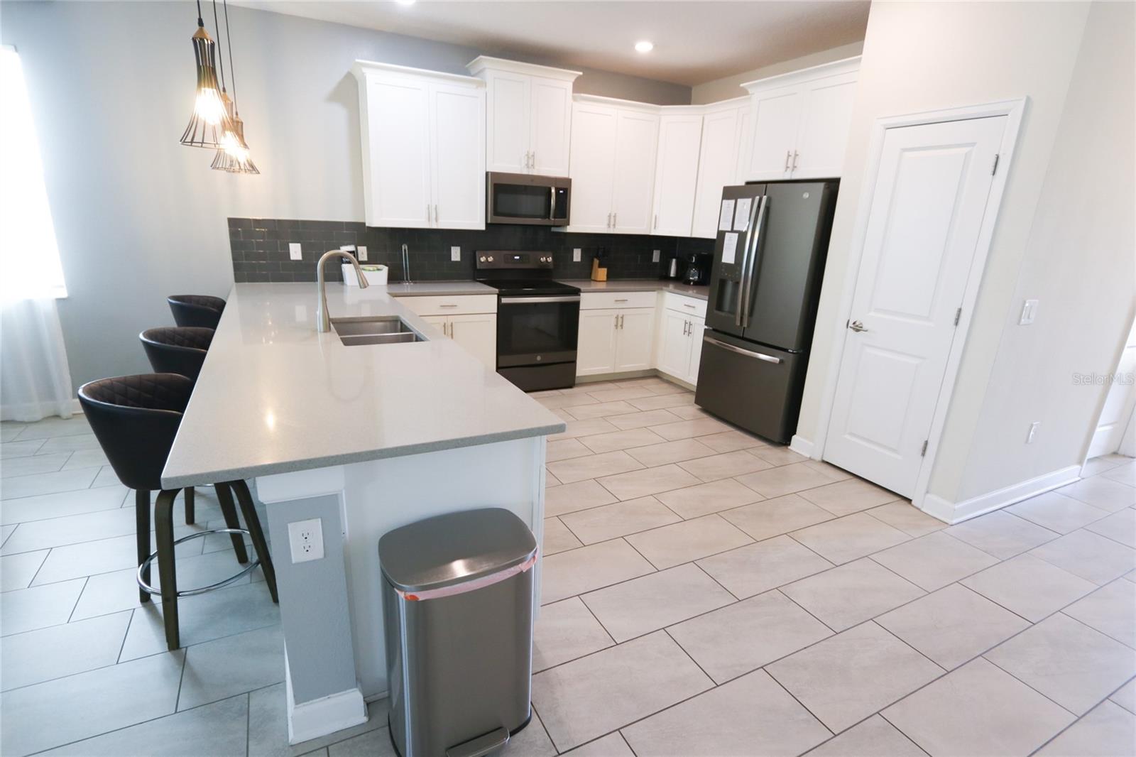 8912 CABOT CLIFFS DR, DAVENPORT, FL, 33896