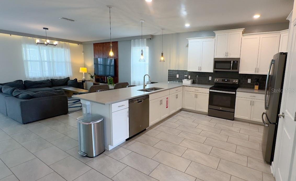 8912 CABOT CLIFFS DR, DAVENPORT, FL, 33896