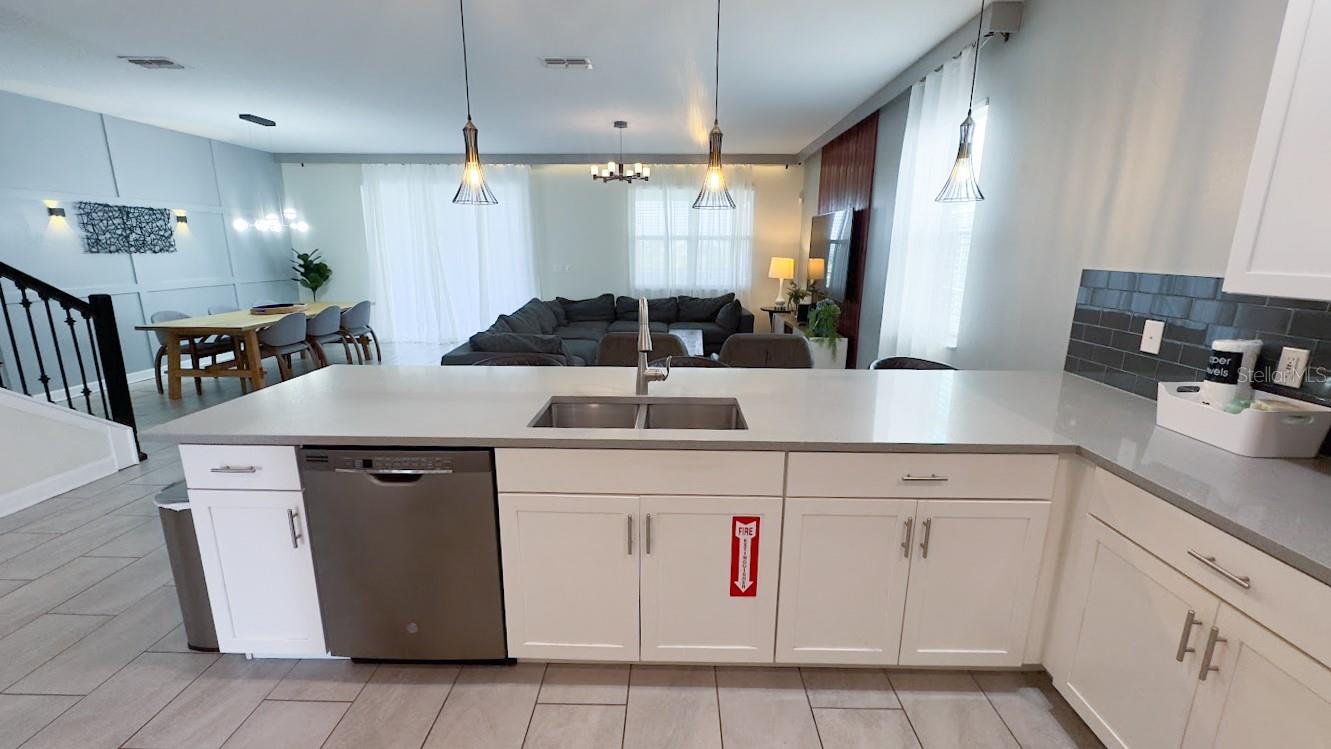 8912 CABOT CLIFFS DR, DAVENPORT, FL, 33896
