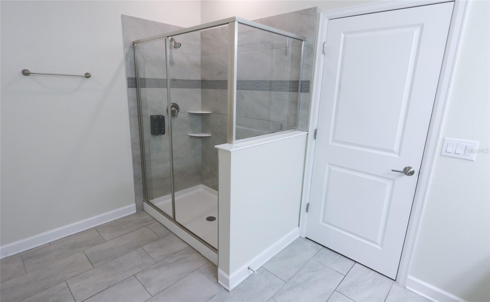 8912 CABOT CLIFFS DR, DAVENPORT, FL, 33896
