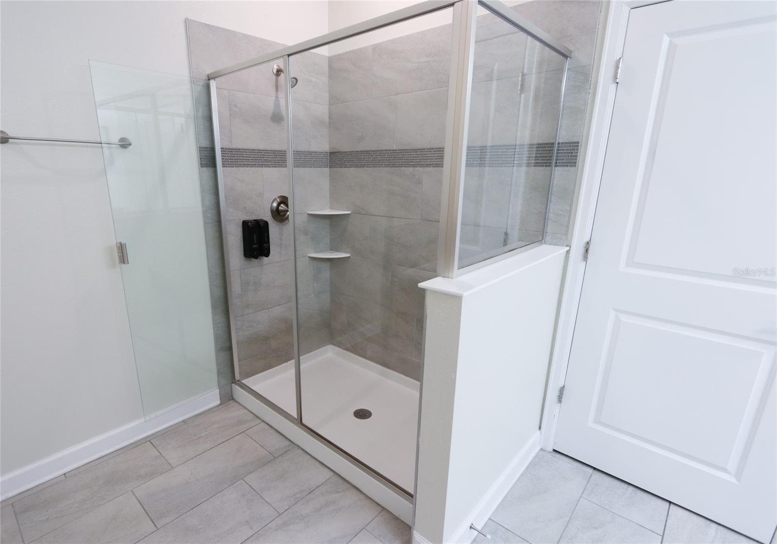8912 CABOT CLIFFS DR, DAVENPORT, FL, 33896
