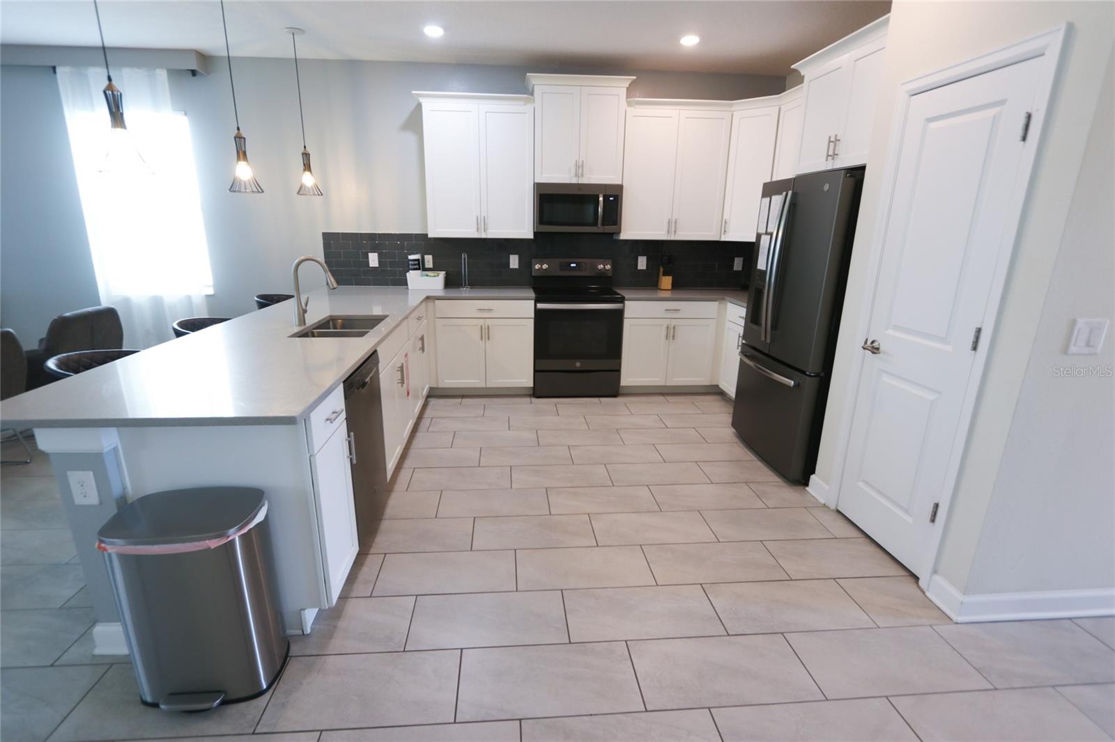 8912 CABOT CLIFFS DR, DAVENPORT, FL, 33896
