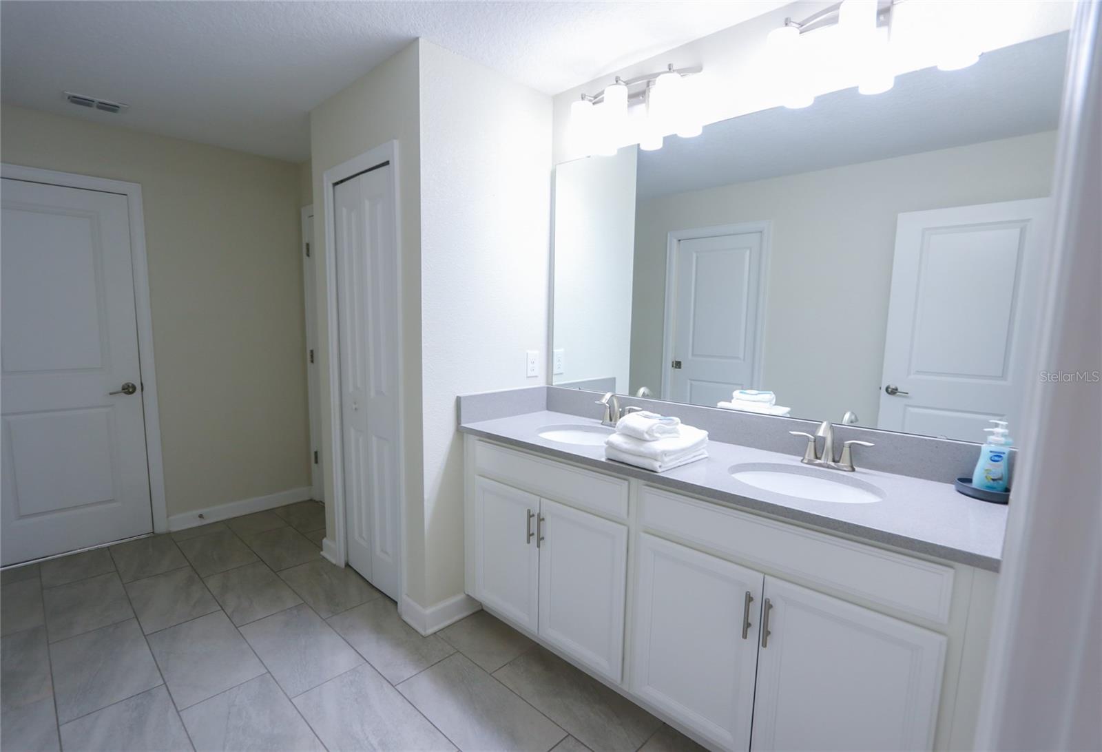 8912 CABOT CLIFFS DR, DAVENPORT, FL, 33896