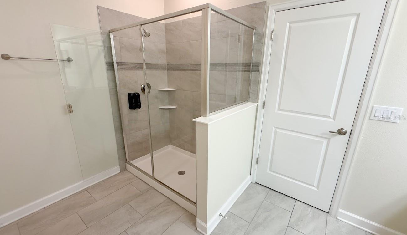8912 CABOT CLIFFS DR, DAVENPORT, FL, 33896