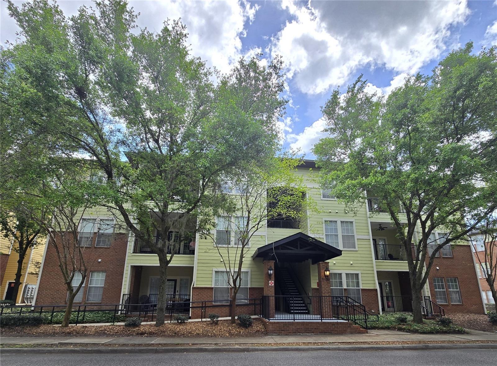 1235 SW 9TH RD #104, GAINESVILLE, FL, 32601