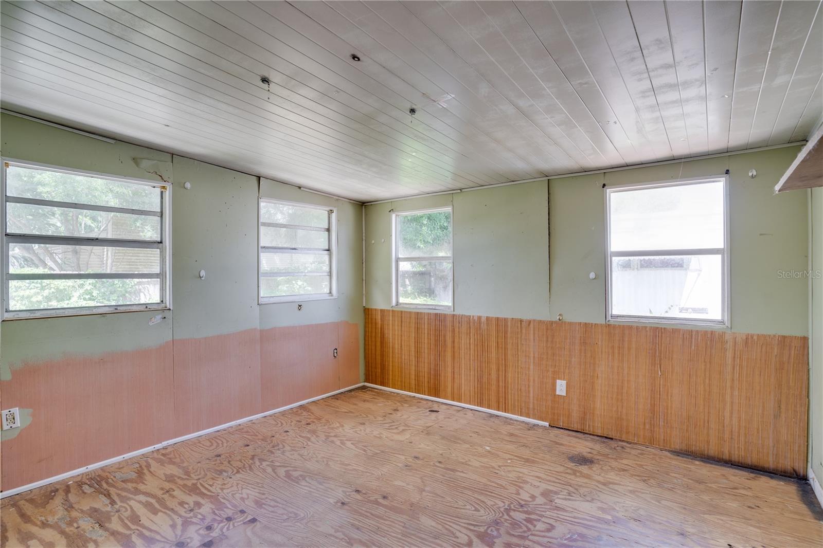 5204 YELLOW PINE ST N, ST PETERSBURG, FL, 33709