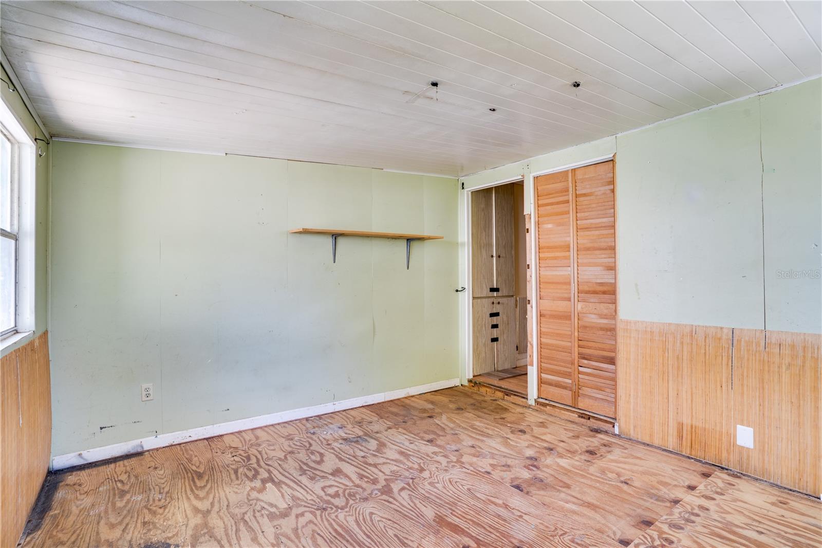 5204 YELLOW PINE ST N, ST PETERSBURG, FL, 33709
